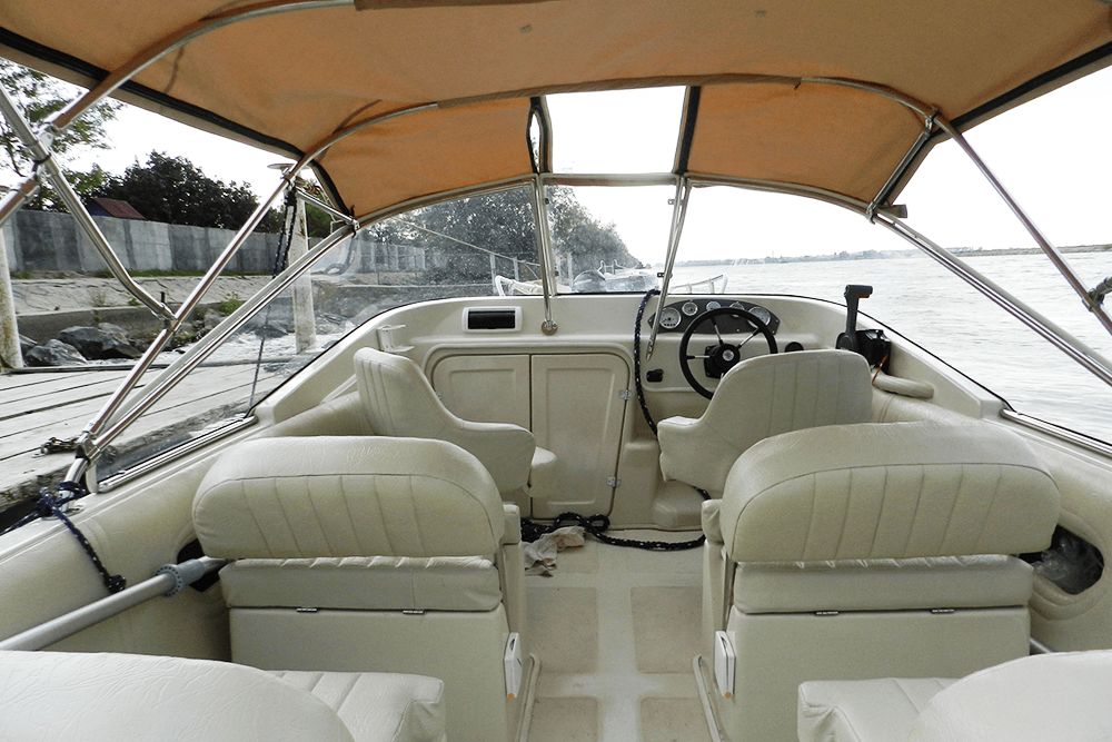 Corsar 700 Tour - interior și cockpit