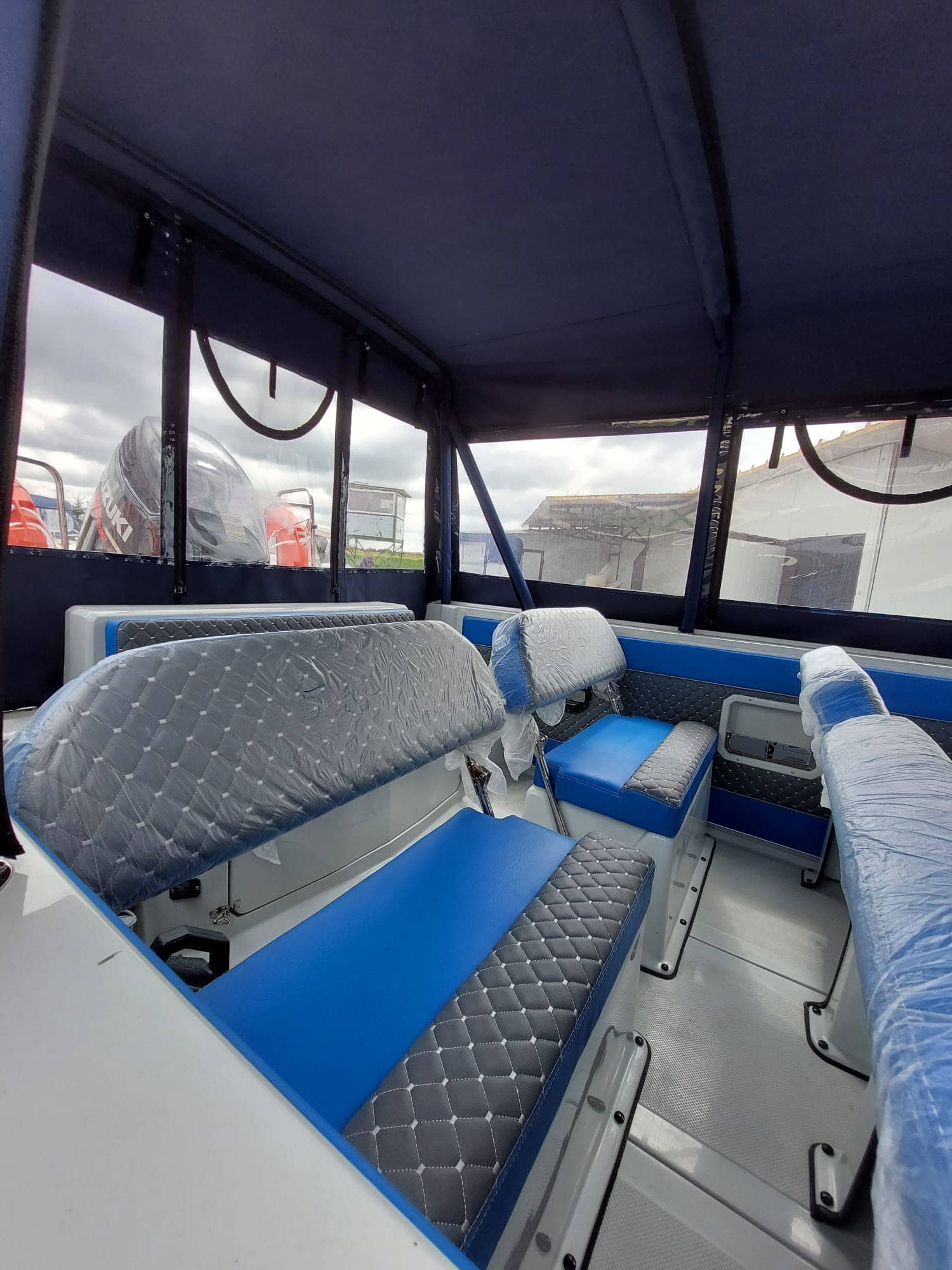 Corsar 900 Cruiser - detalii cabină și punte